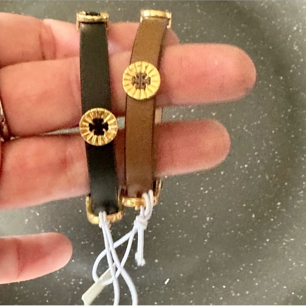 Tory Burch- Britten Enamel Single Strap Leather Bracelet, in Brown or Black